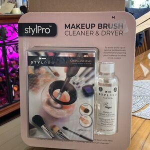 Style Pro Makeup Brush Cleaner.